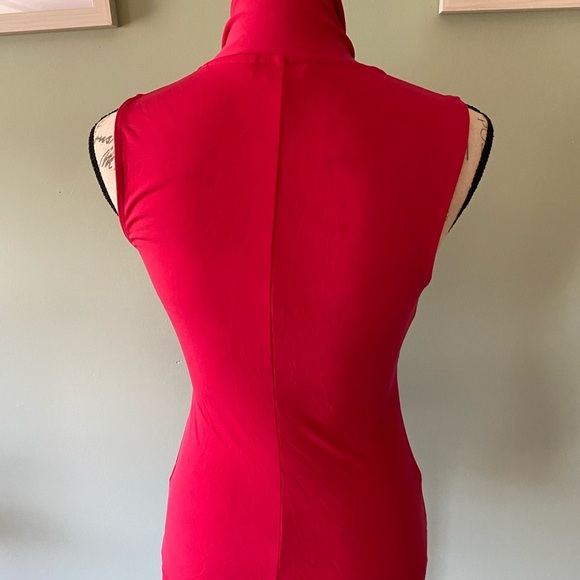 Women’s Elegant Sleeveless Top Size XS - Picture 3 of 5